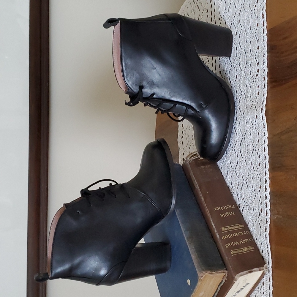 Womens booties size 6